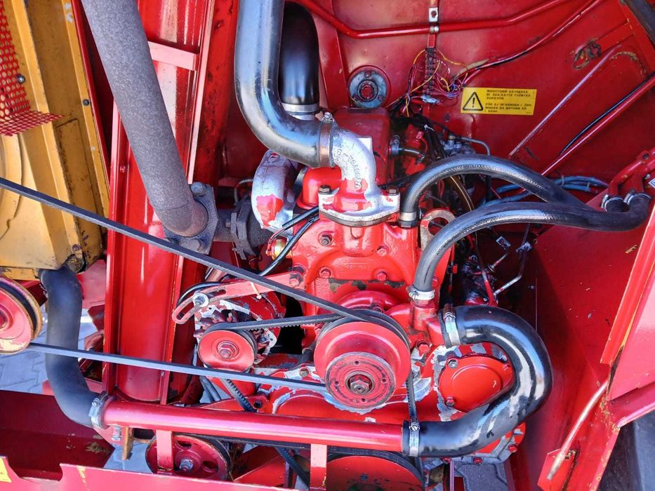Kombajn zbożowy Massey Ferguson 330