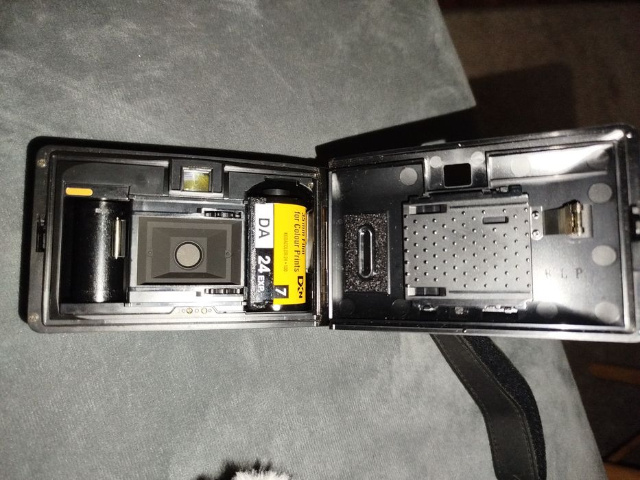 Máquina Fotográfica Yashica Minitec AF