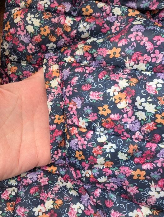 Куртка весняна на дівчинку 5-6  років