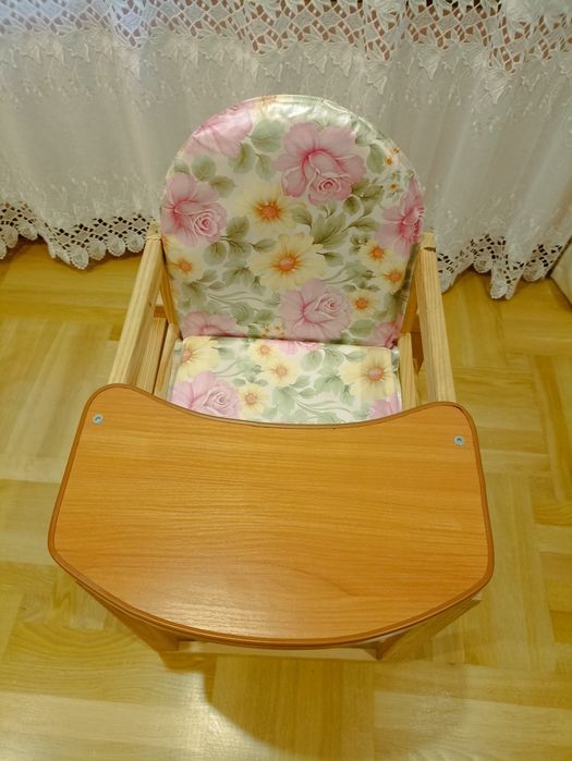 Стільчик для годування дерев'яний