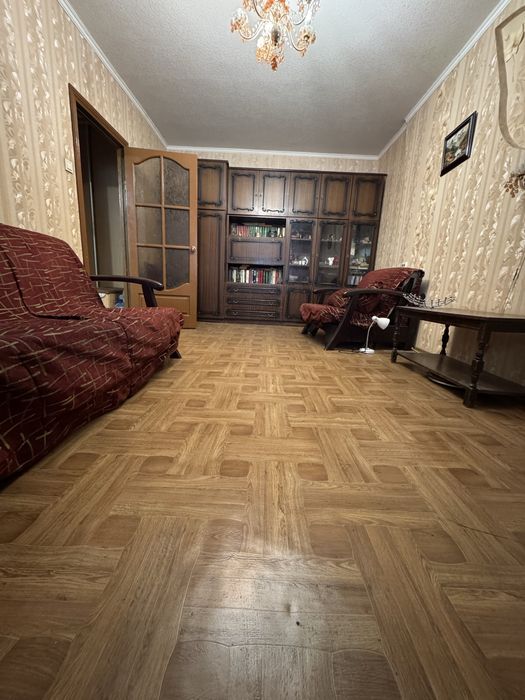 Продам 2 комн квартиру Гвардейцев Широнинцев 101 - View 2
