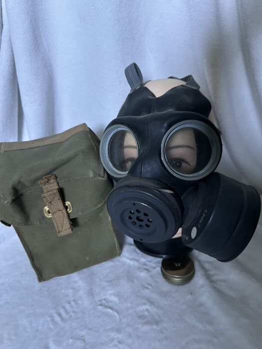 Brytyjska maska przeciwgazowa No. 4 Mk 2, WWII 10/44 + Torba + puszka z antyparą Oryginał