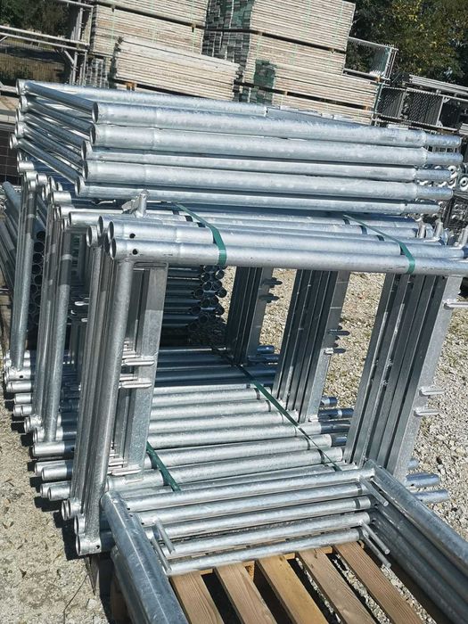 Stalowe rusztowanie elewacyjne Plettac nowe 10,4 m wysokie x 12 m długie 124/125 m2 -kompletne