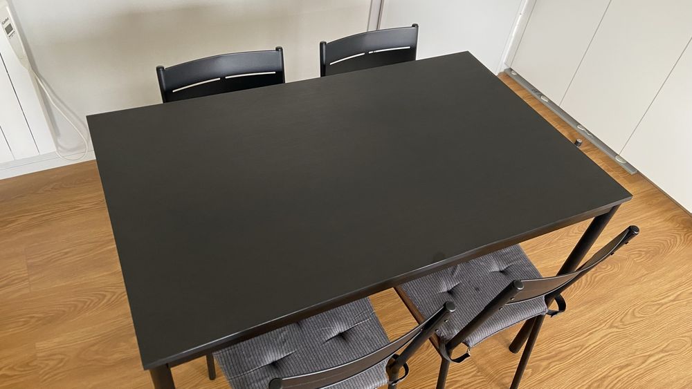 Conjunto de mesa e cadeiras IKEA