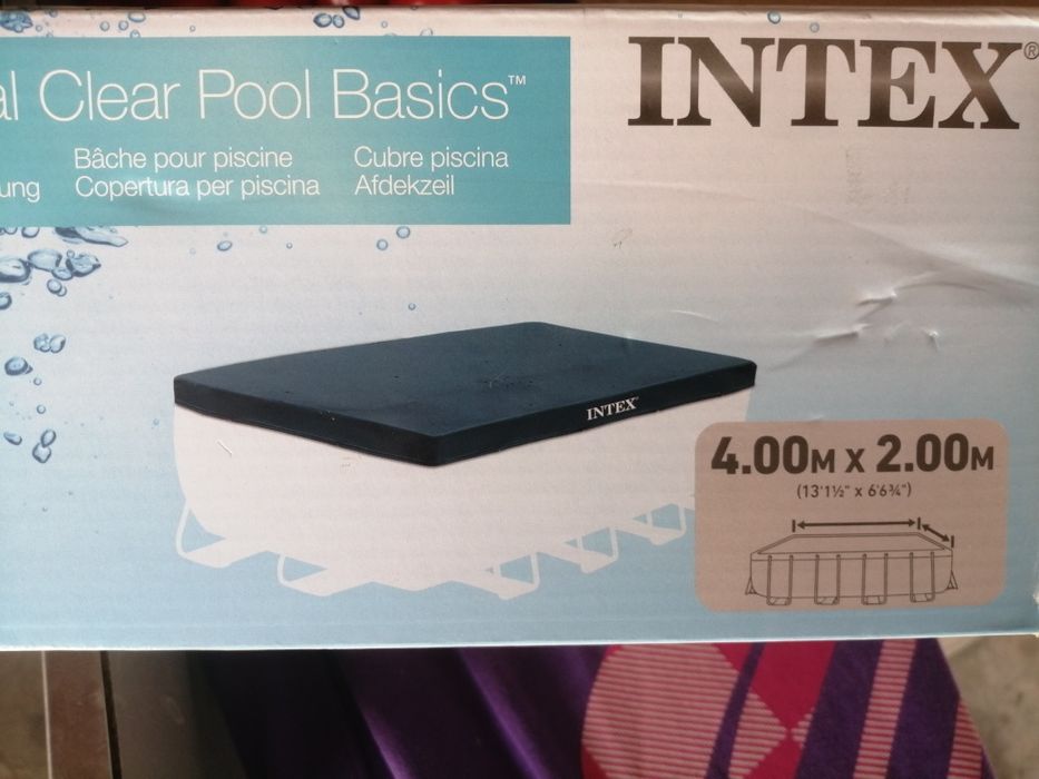 Piscina e uma capa