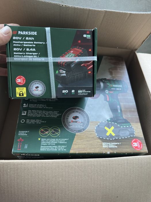 Maquina furar e apertar nova com carregador e bateria