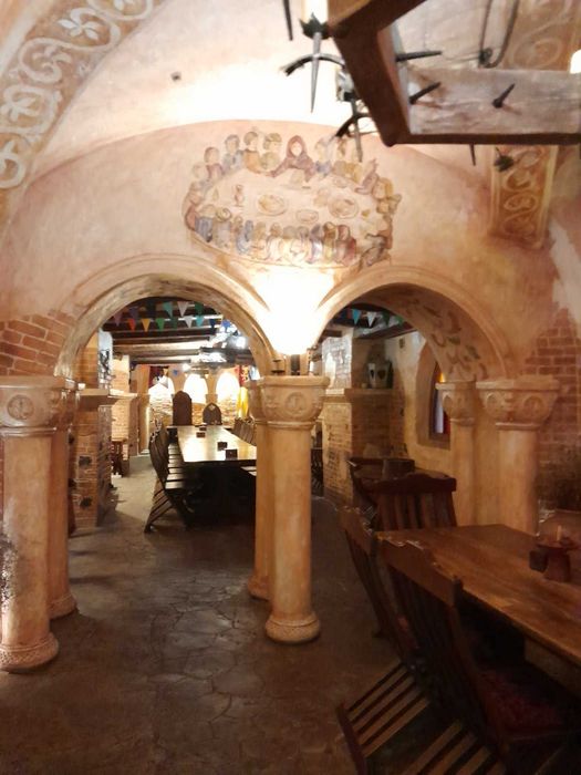 СРОЧНО продам готовый бизнес в Центре,действующий ресторан с ремонтом.