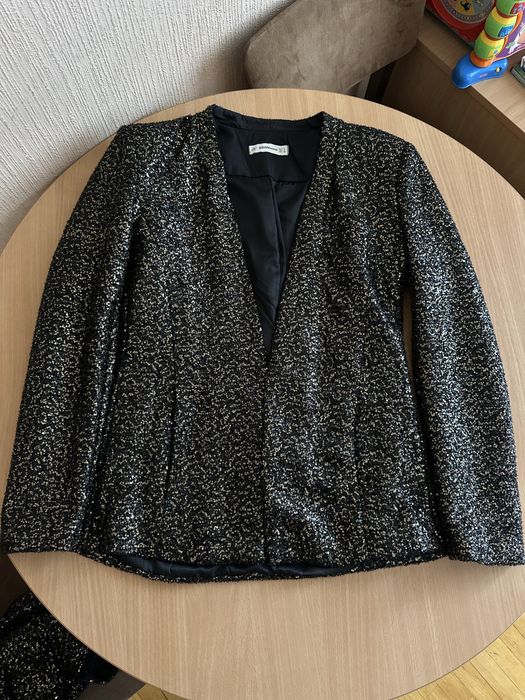 Костюм двійка. Декілька позицій. Шорти і піджак. Штани і піджак.