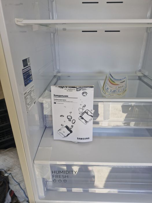Новий холодильник Samsung
