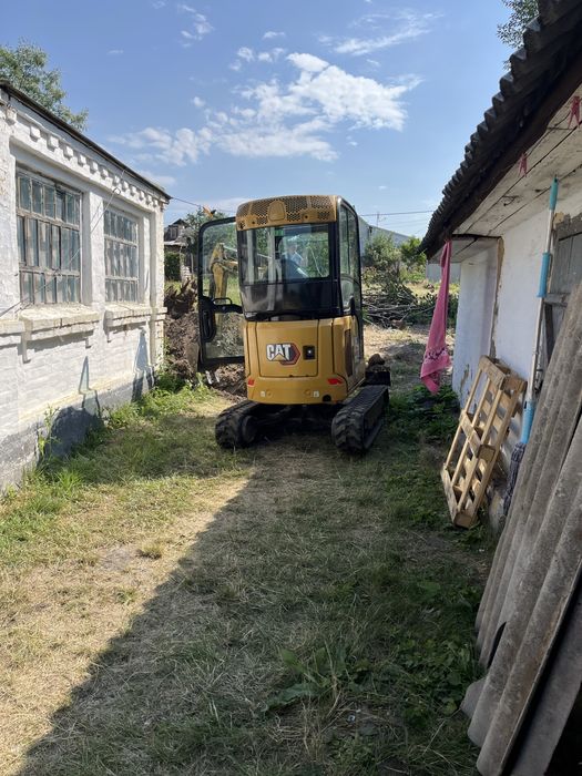 Мініекскаватор. Послуги мініекскаватора