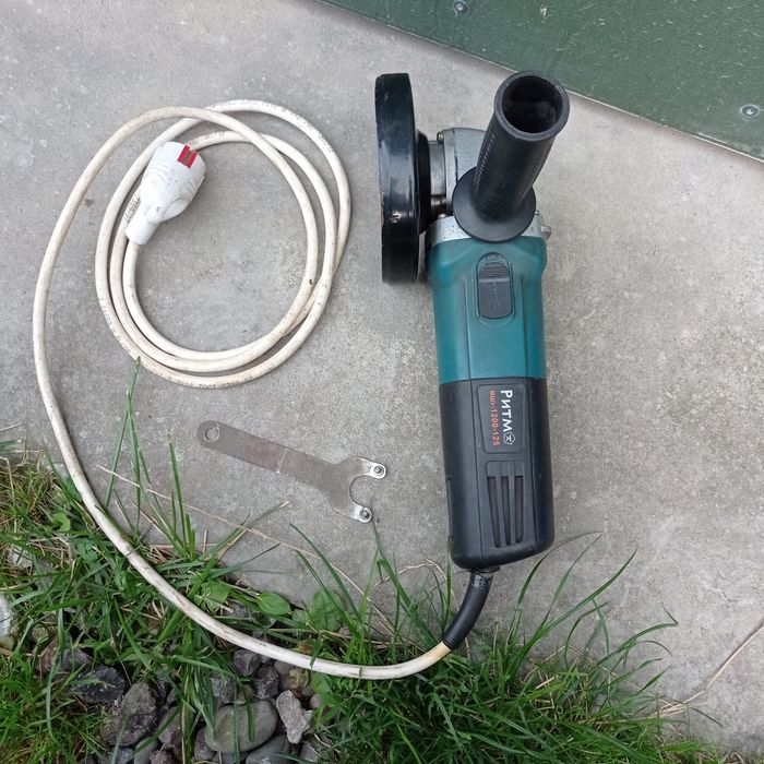 Продам малу болгарку 1200W