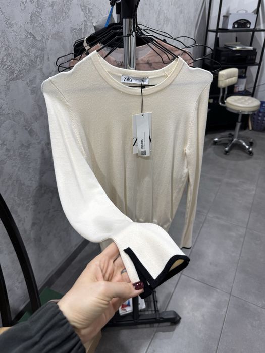 Светр тонкий від Зара