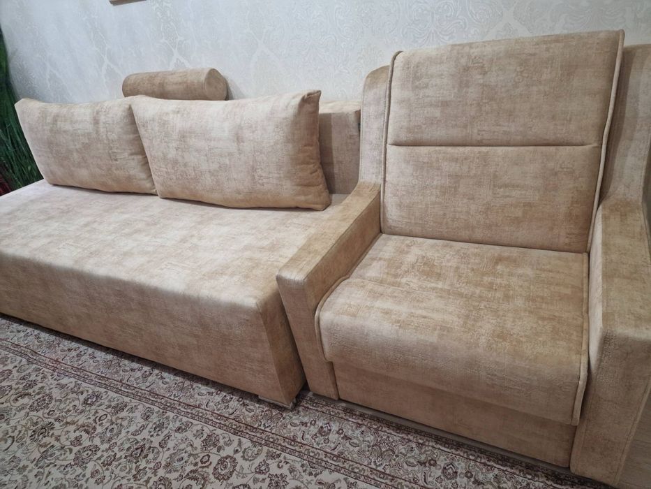 Комплект м’яких меблів: диван (єврокнижка), крісло-ліжко.