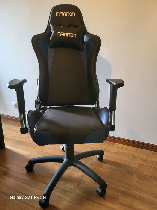 Cadeira Game e secretaria