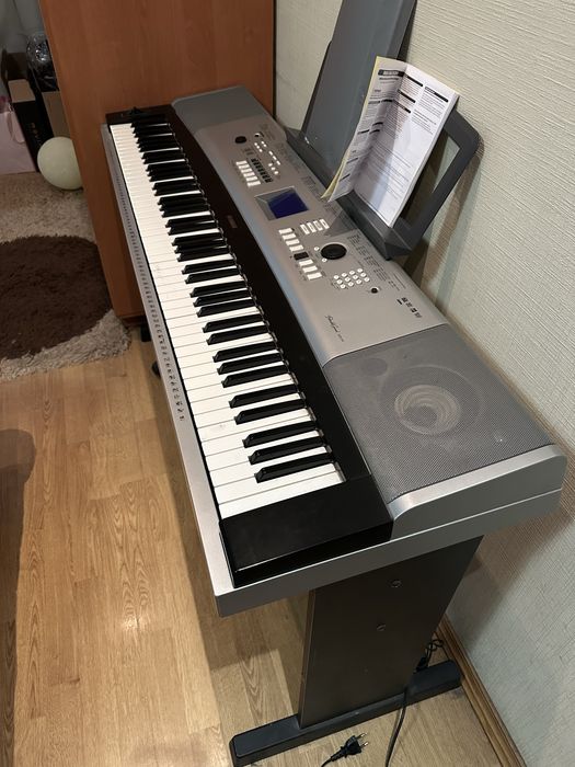 Продам синтезатор ямаха DGX-530