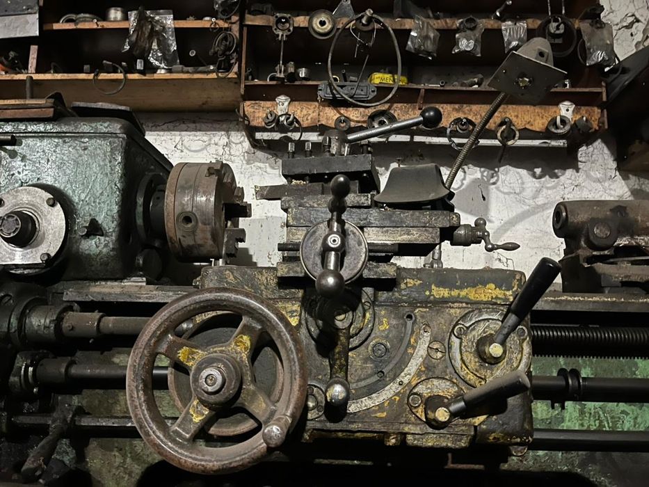 Продам токарний станок 1E61