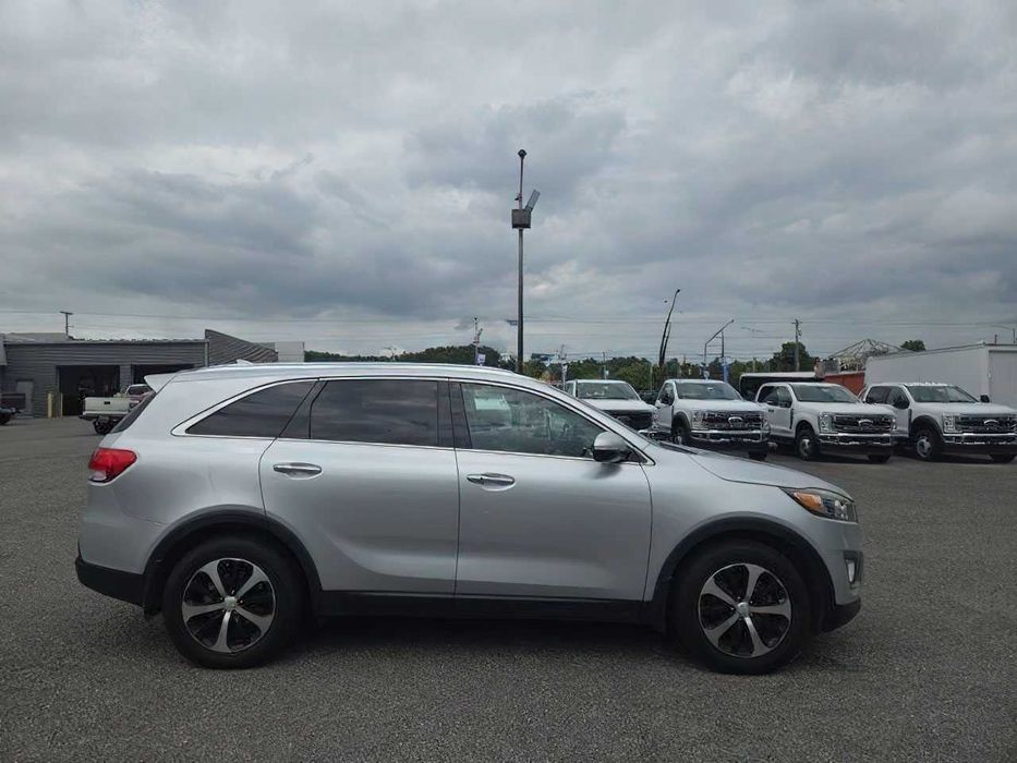 Kia Sorento EX      2018