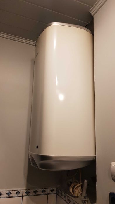 Bojler/Podgrzewacz wody Ariston model SHP ECO 100 V 1,8K