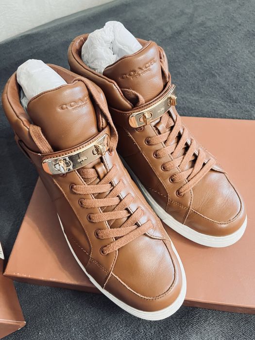 Снікерси Coach шкіра оригінал 41 розмір вигуляні кілька разів  кросівки колір рудий рижий