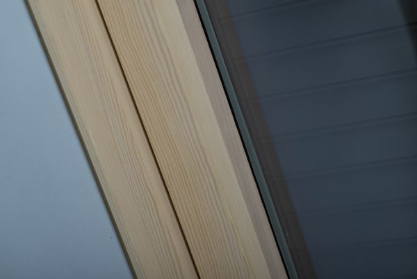 Roleta zewnętrzna Fakro ARZ KOMFORT SOLAR 06 78x118