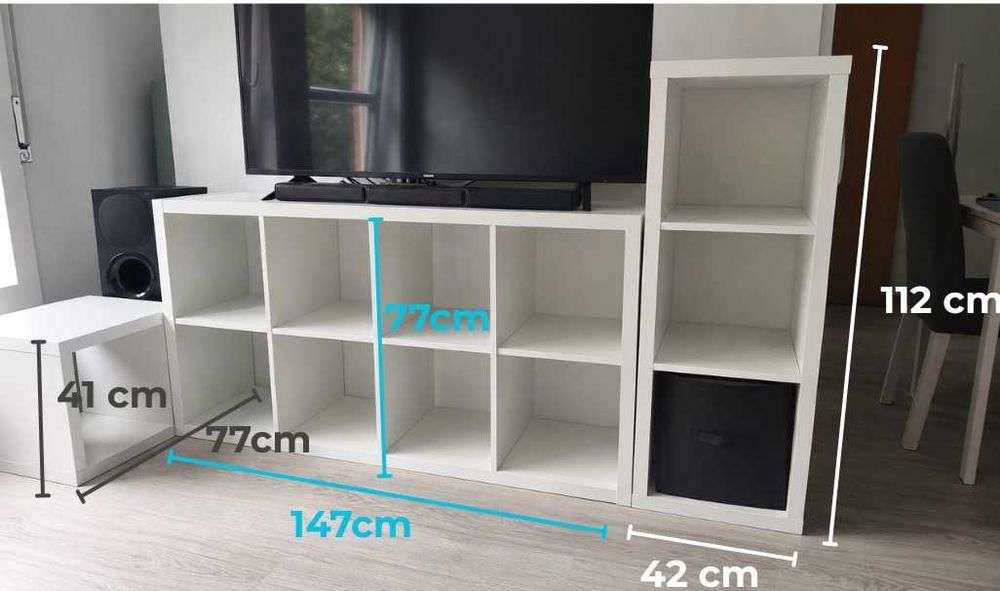 Estante modular IKEA com 3 peças na cor branca