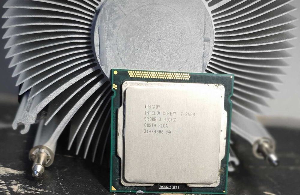 Процессор для компьютера Intel Core i7-2600+кулер-радиатор для CPU