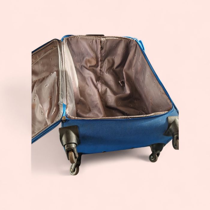 Чемодан б/у 2 шт.