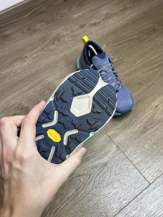 Продам БОМБЕЗНІ жіночі трейлові кросівки Hoka Kaha 3 Low GTX “Anchor Gemstone”