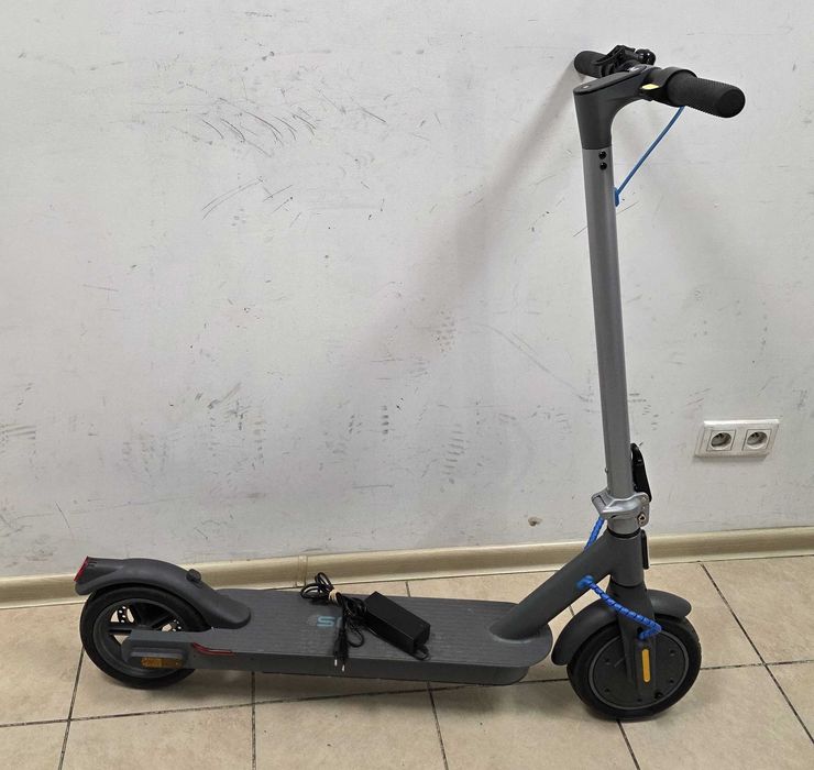 Hulajnoga elektryczna MOTUS 8.5 LITE