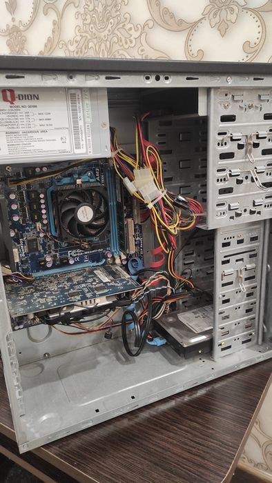 Системний блок та монітор