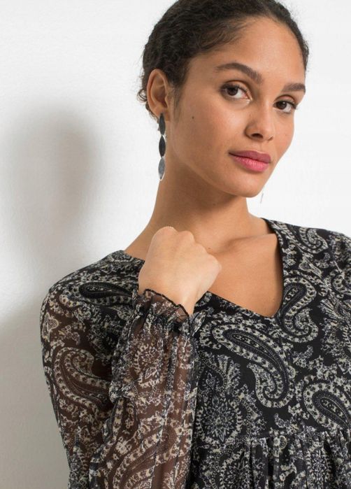 Wzorzysta sukienka z siateczki 38