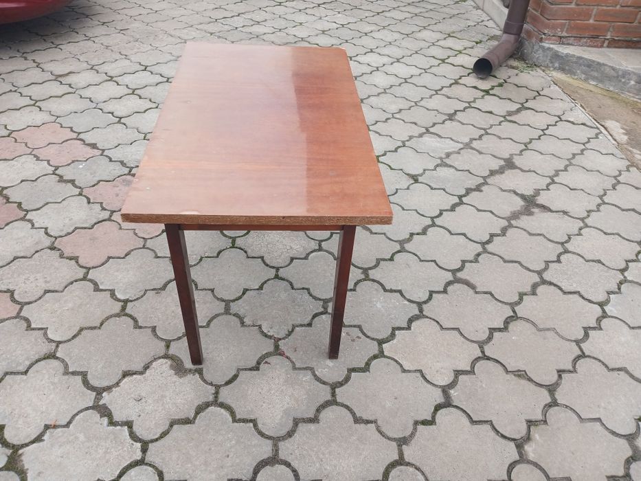 Продам маленький столик