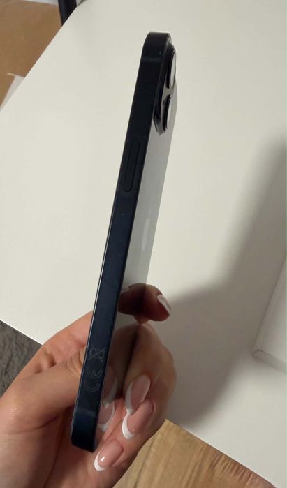 iPhone 13 Midnight, 128 GB pamięci