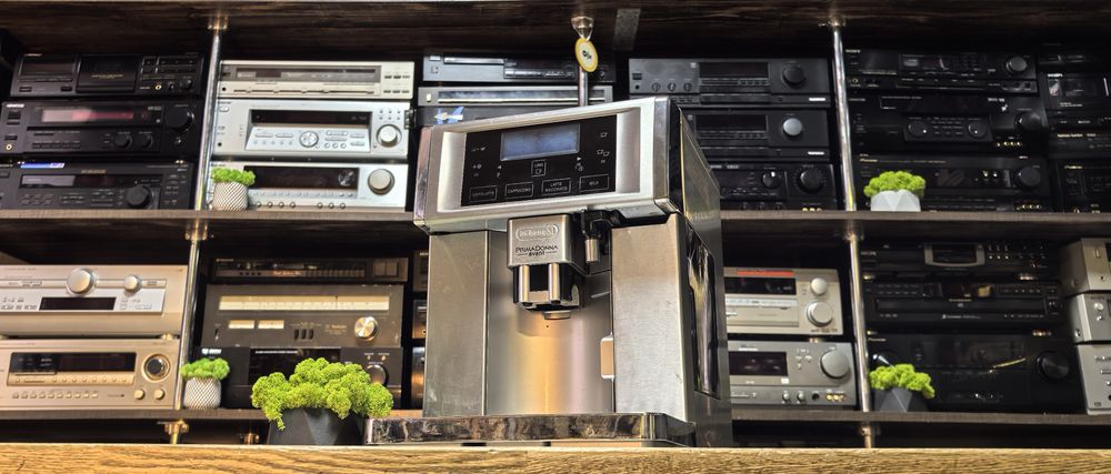 Кавова машина Delonghi PrimaDonna Avant