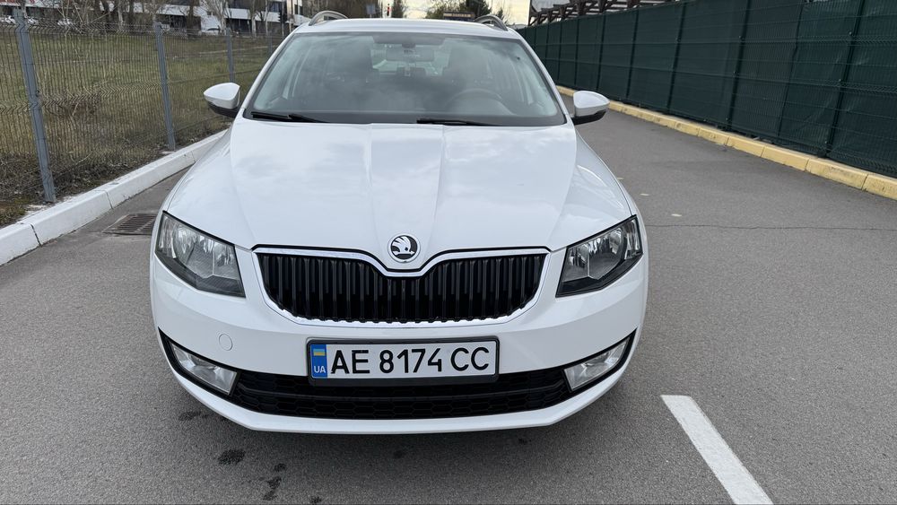 Skoda Octavia A7 1.8 (не крашена)
