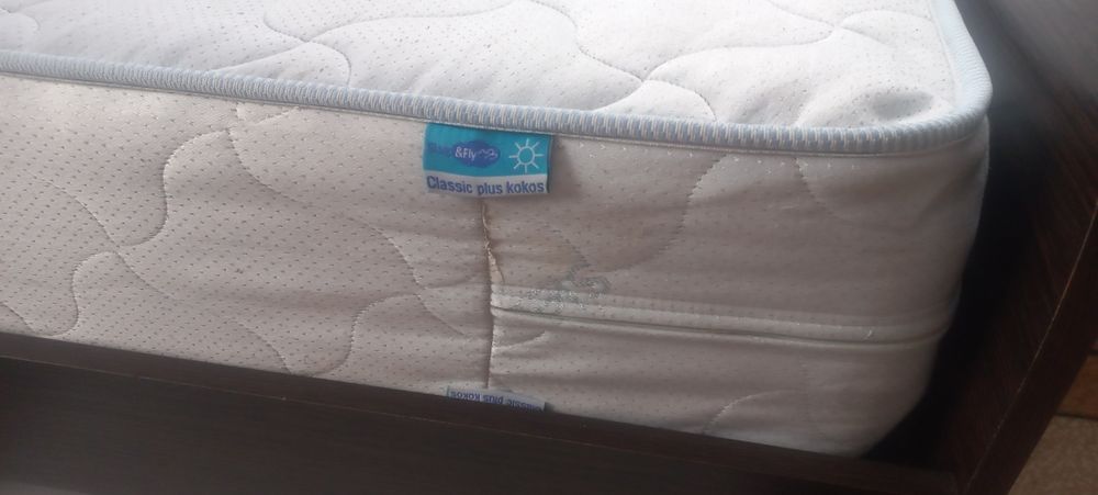 Ліжко односпальне