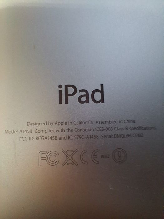 4 планшета IPad, Samsung