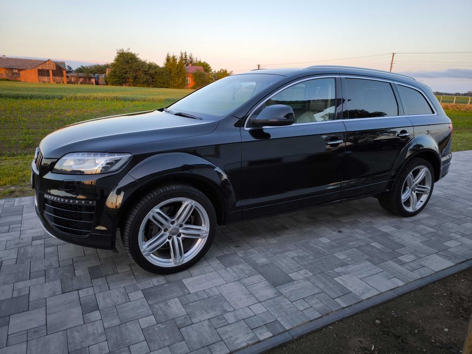 Samochód Audi Q7
