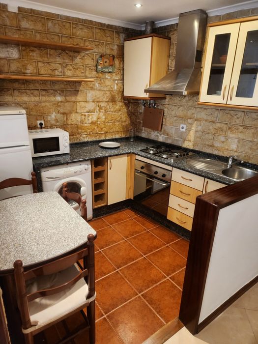 Apartamento para arrendar na Praça das flores/príncipe real T1+1