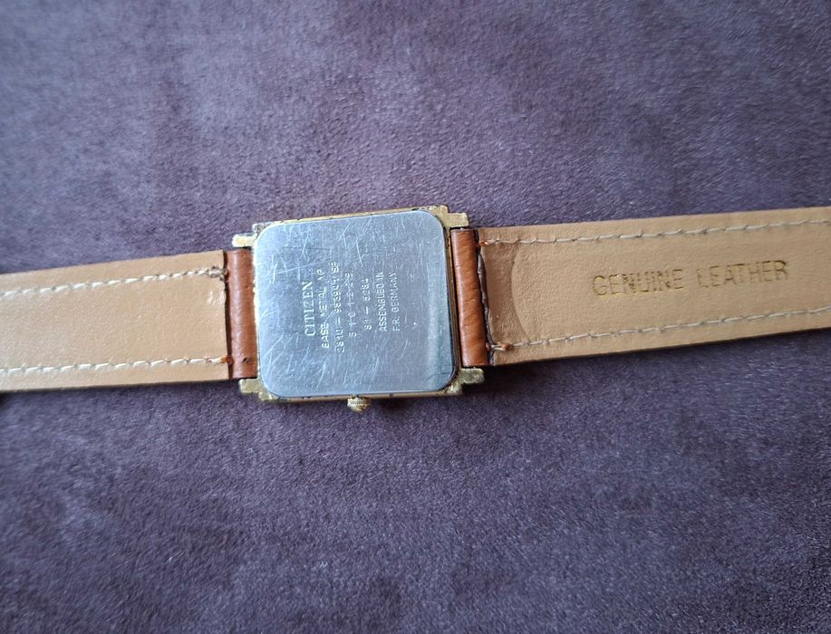 Relógio Citizen dourado, com duas braceletes - vintage