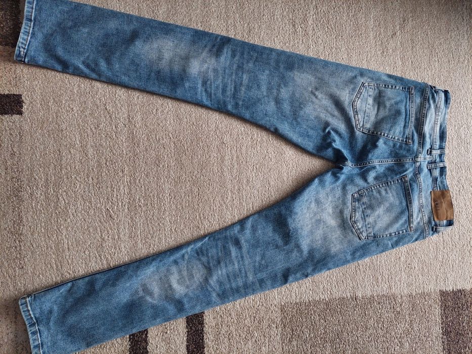 Jeansy młodzieżowe