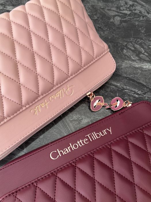 Косметичка Charlotte Tilbury