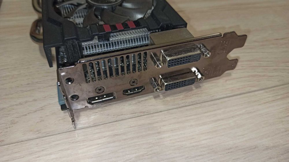 płyta ASUS P8H67-M PRO 8GB CPU i5-3550 Grafika ASUS Radeon 7790 OC