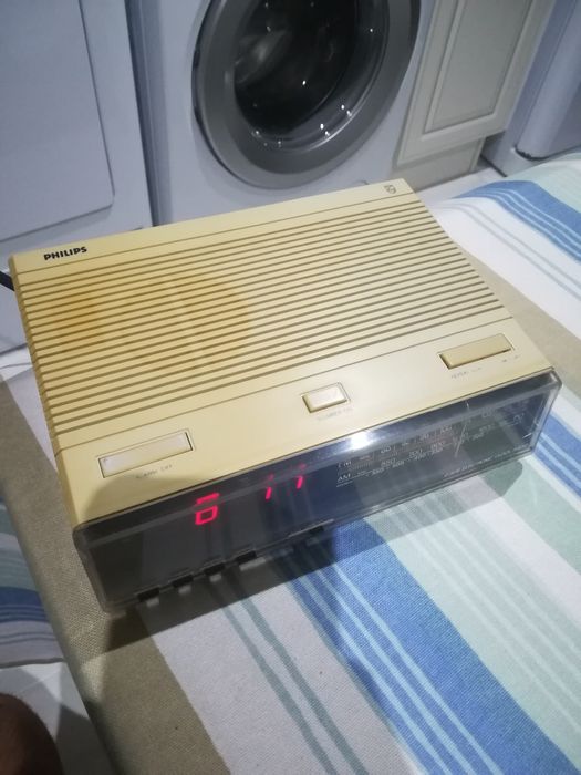 Philips Alarm Clock64750950098563123