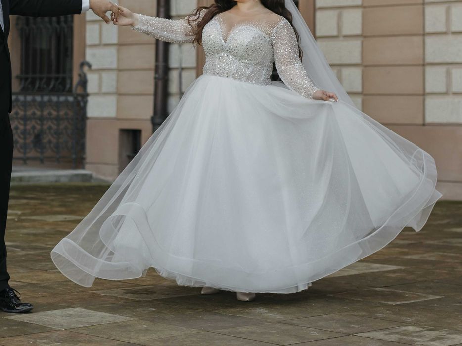 Suknia ślubna, gorset, r.40,42,44,46,błyszcząca z kryształkami, lit. A