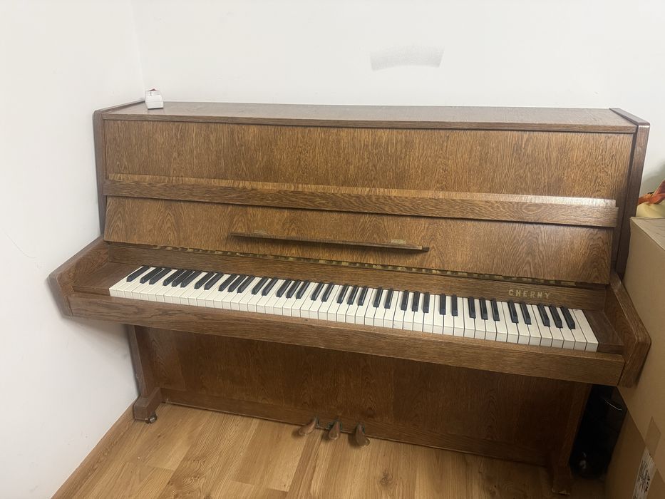 Pianino Ukraina Cherny