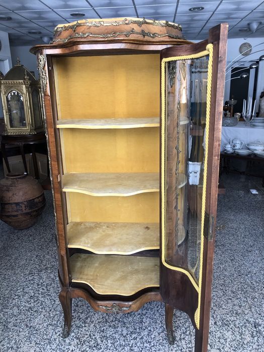 Vitrine antiga de grandes dimensoes