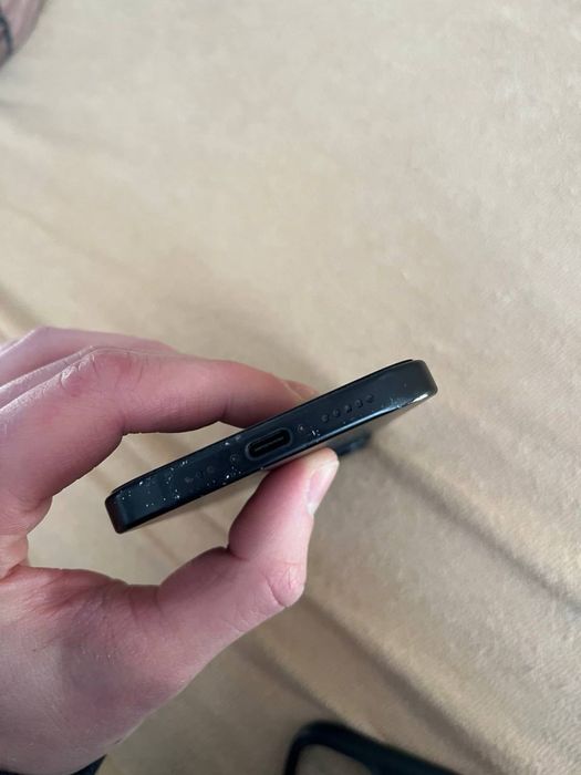 Sprzedam Iphone 15 87%