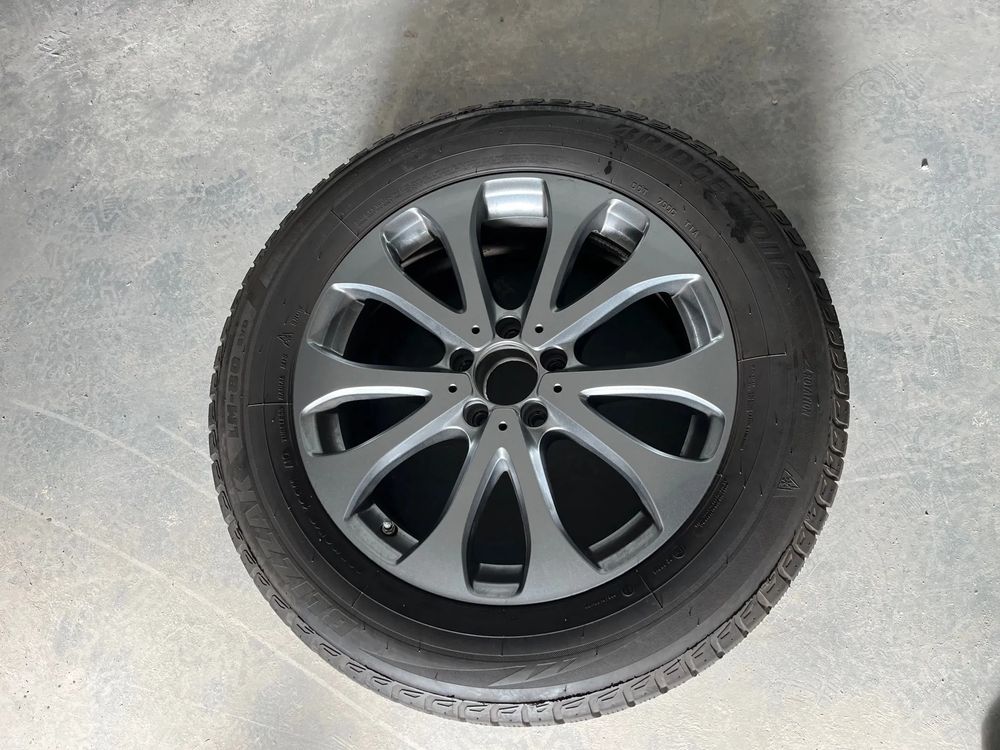 Jantes com Pneus 235/60R18 originais Mercedes-Benz