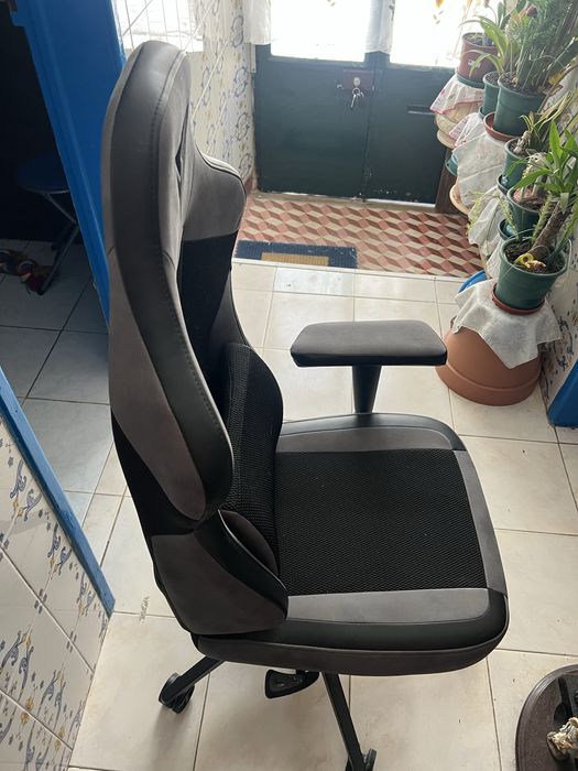 Cadeira Gaming ThunderX3 EAZE Mesh Preta